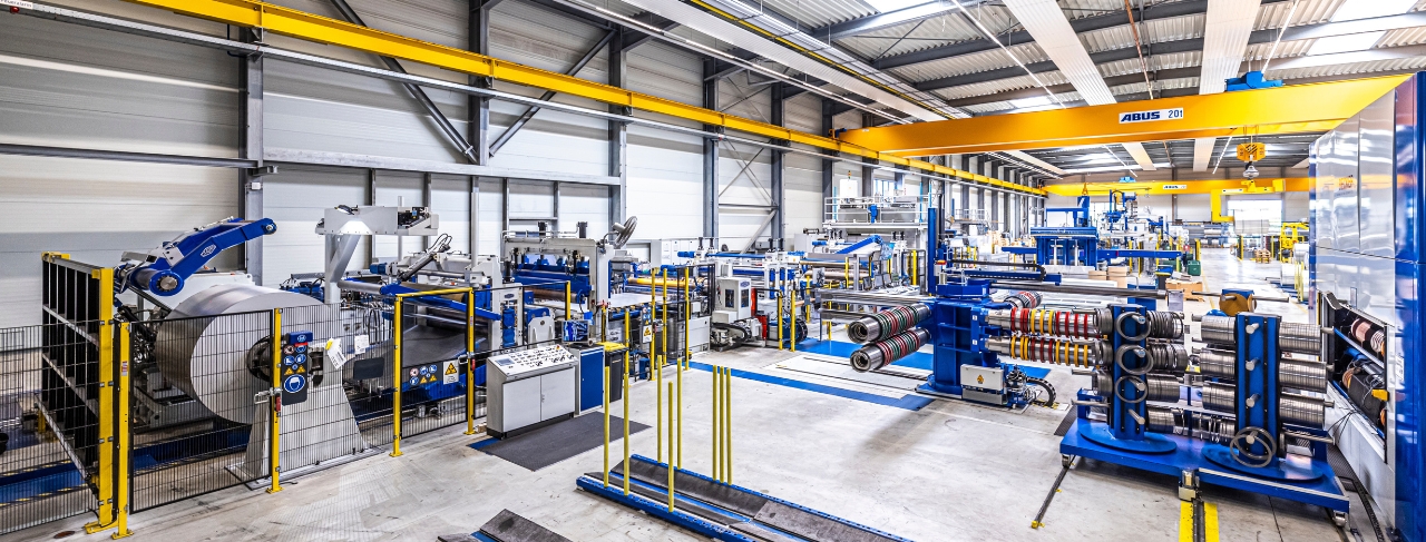 AEM_Vorlage_Header_1280x487px_30032023 - AEM_Header_BSC_Maschinenpark_Relaunch_122024