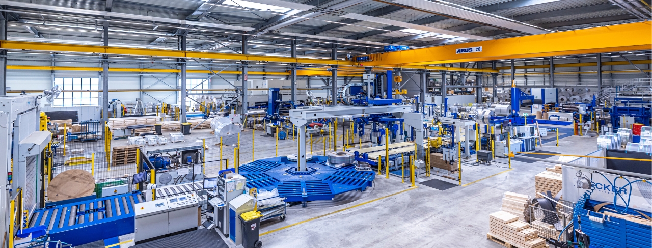 AEM_Vorlage_Header_1280x487px_30032023 - AEM_Header_BAS_Maschinenpark_Relaunch_122024