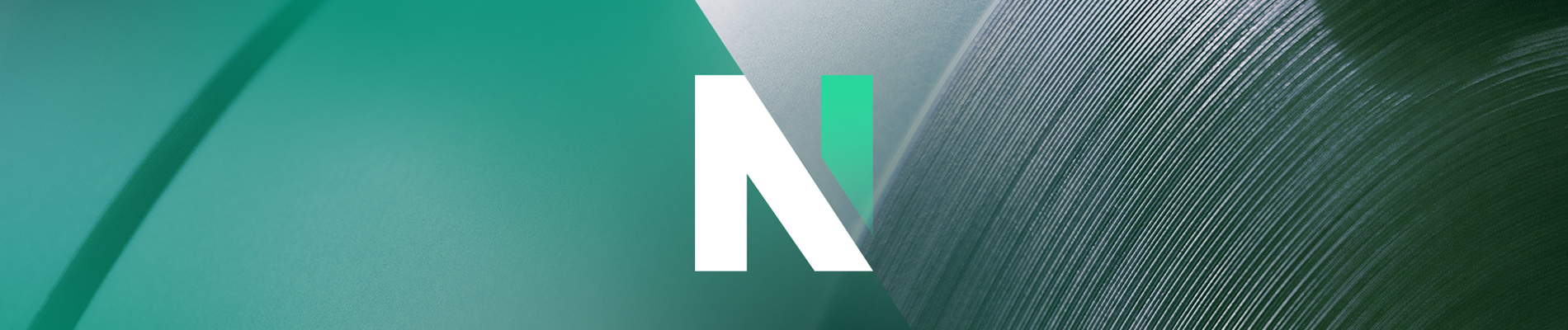 Abstraktes Design mit einem großen weißen Buchstaben „N“ (Nexigen®-Logo) auf grünen und grauen strukturierten Oberflächen, wodurch eine moderne, geometrische Komposition entsteht.